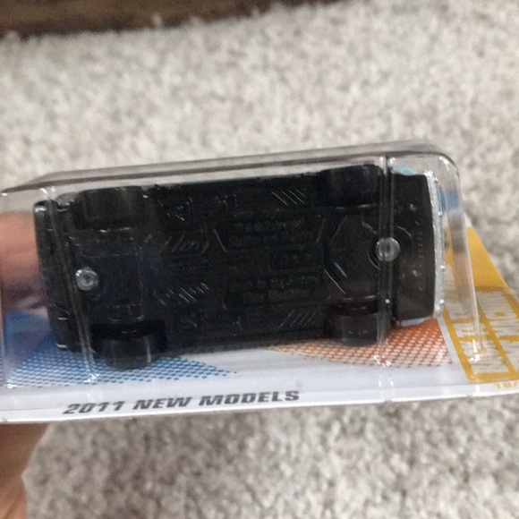 2011 Hot Wheels Back To The Future Time Machine DeLorean - Picture 6 of 6